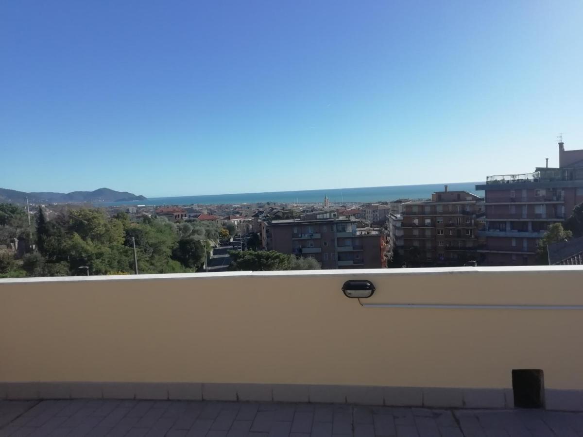 Terrazza Sul Mare In Via Devoto Lägenhet Chiavari Exteriör bild